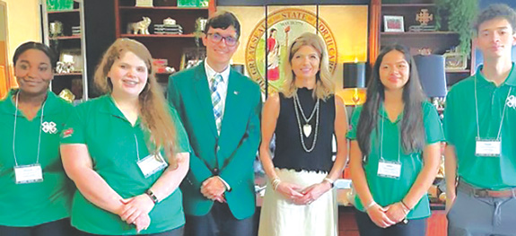 Delegation of 4-H'ers learn citizenship