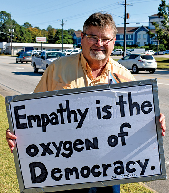 <i>Multitude of signs told the story of 'No Kings' rally</i> pics 4