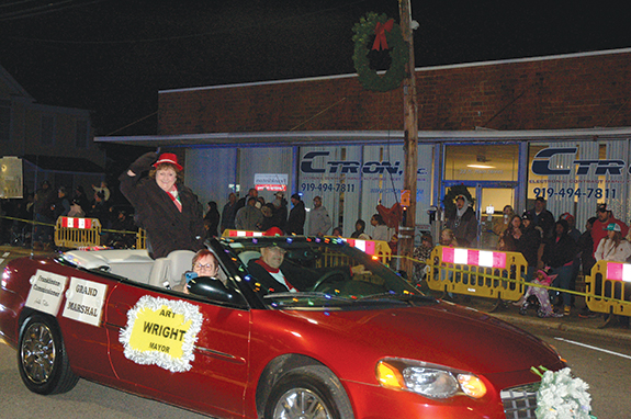 Parades in Franklinton and Alert as different as night and day, pics 7