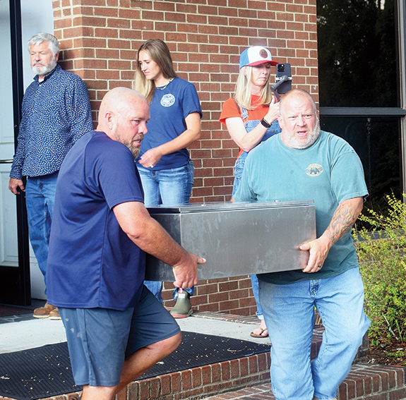 <i>Sending a message to the future, Franklinton buries a time capsule</i>